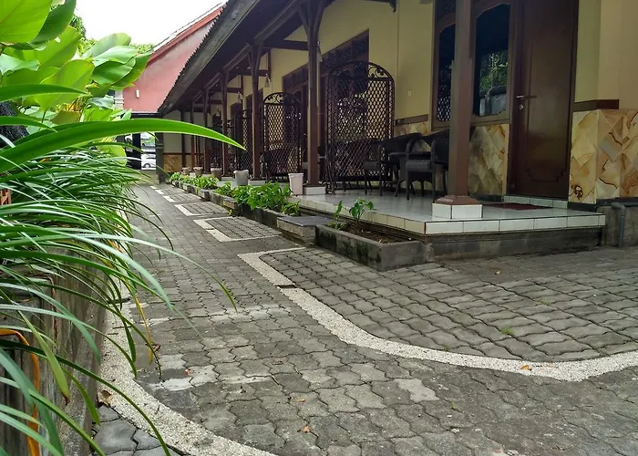 Paradiso Hotel 2*
